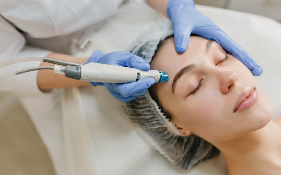 Breaking Down the Differences: Aquafacial vs. Hydrafacial